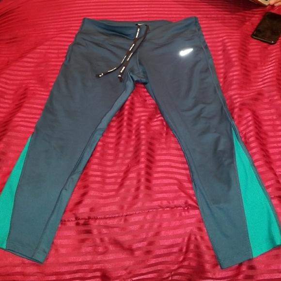 Nike Pants - Nike Teal Capri Leggings